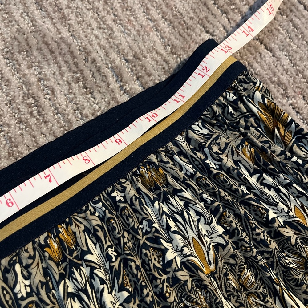 H&M Blue and Gold Patterned Maxi Skirt - Picture 6 of 6